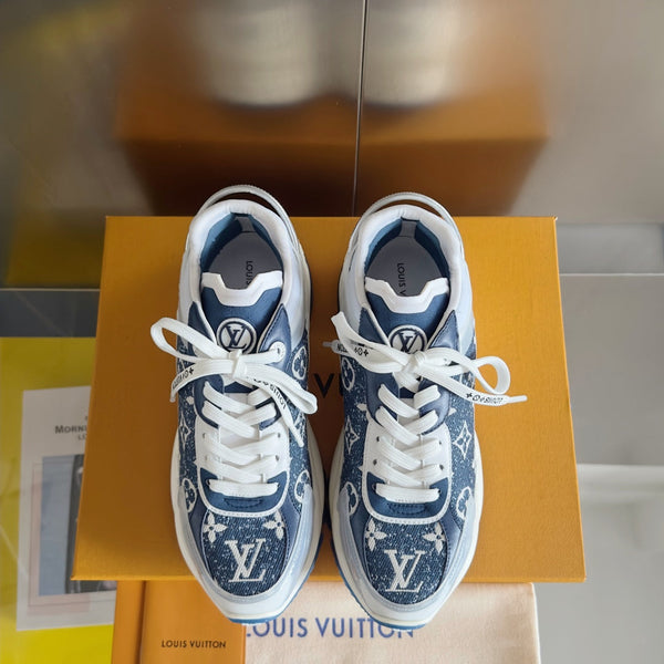 Sneaker LV Run 55 da 55 mm in tessuto jacquard monogrammato blu misto bianco