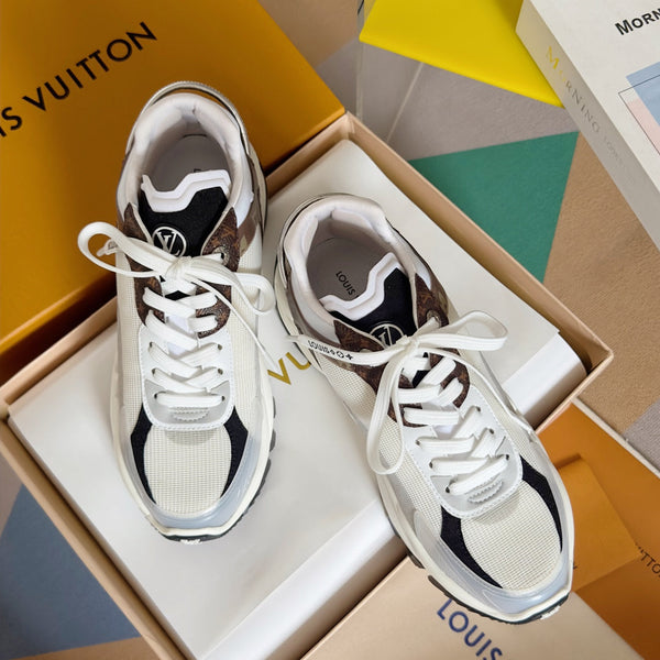 Sneaker LV Run 55 da 55 mm, tessuto a rete in poliestere monogrammato bianco misto marrone nero