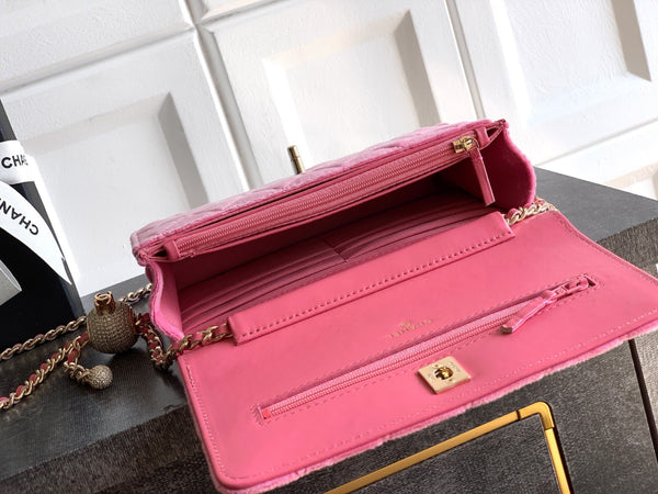 CC 26C Flap Bag 20 Pink Velvet