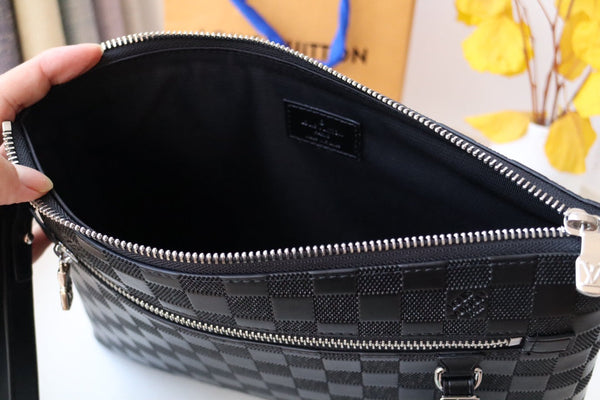 LV N40504 Takeoff Pouch Black Damier Infini Leather 179426