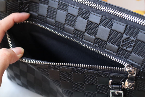 LV N40504 Takeoff Pouch Black Damier Infini Leather 179426