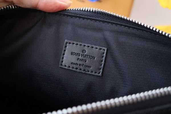 LV N40504 Takeoff Pouch Black Damier Infini Leather 179426