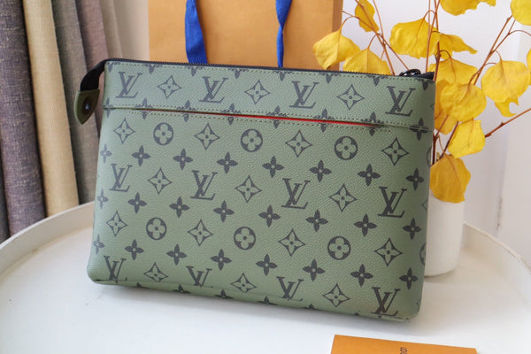 LV M82800 Pochette Voyage Souple Green Monogram Canvas 179417