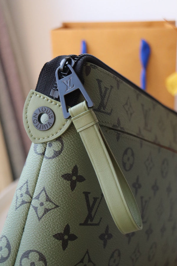 LV M82800 Pochette Voyage Souple Green Monogram Canvas 179417