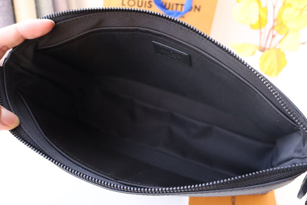 LV M82543 Pochette Voyage Souple Black Monogram Eclipse Canvas 179419