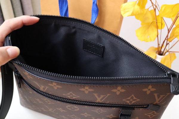 LV N40505 Takeoff Pouch Damier Infini Leather 179427