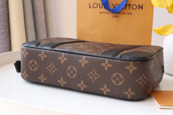 LV Pochette Kasai Clutches Monogram Canvas & Cowhile 175198
