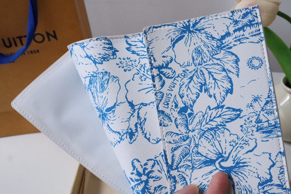 Porta passaporto LV By the Pool, motivo piastrelle blu monocolore, tela stampata 204707