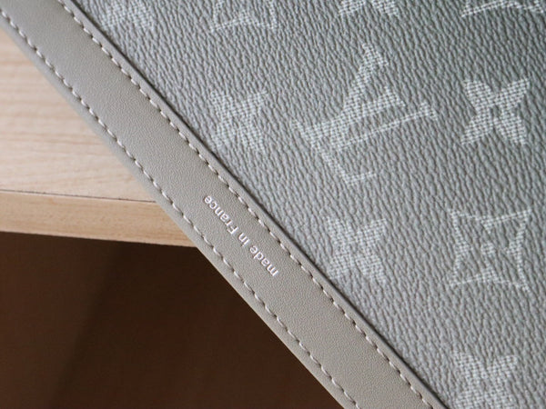 LV M11544 Gaston Wearable Wallet Elegant Green Monogram Canvas 224247