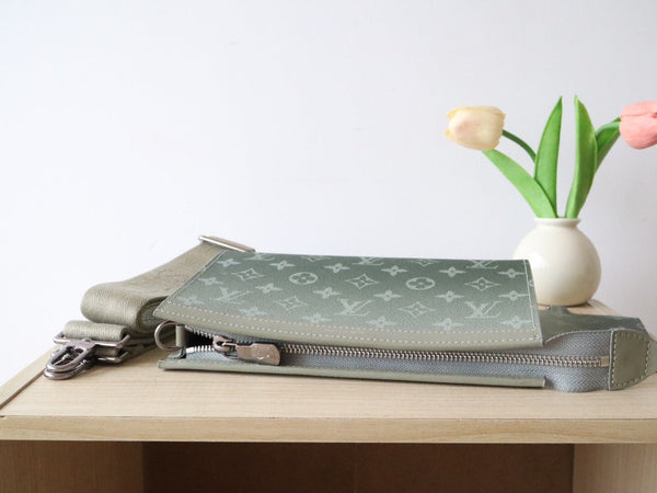 LV M11544 Gaston Wearable Wallet Elegant Green Monogram Canvas 224247