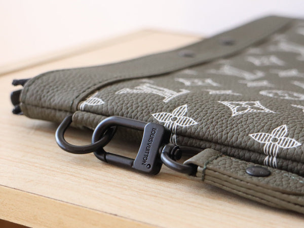 LV Pochette Voyage Anthracite Grey Monogram Cowhide 224278