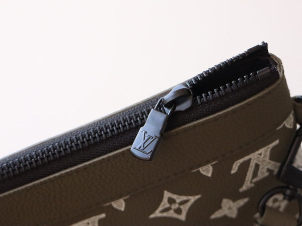 LV Pochette Voyage Anthracite Grey Monogram Cowhide 224278