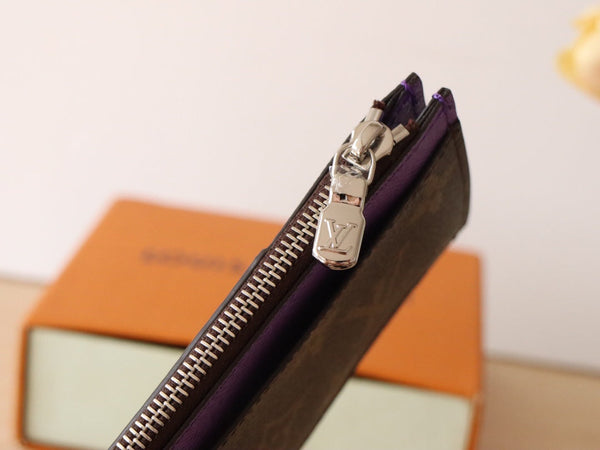 Porta carte con cerniera LV in tela monogramma viola e pelle di vitello 224124