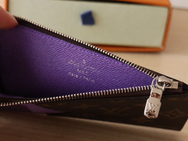 Porta carte con cerniera LV in tela monogramma viola e pelle di vitello 224124