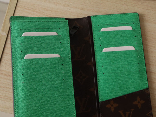 LV M81538 Brazza Wallet Green Monogram Canvas & Calfskin 224093