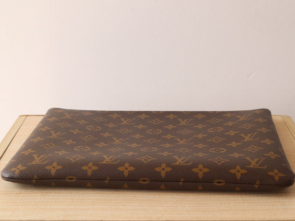 LV Pochette Clés 33 cm Tela monogramma marrone GHW