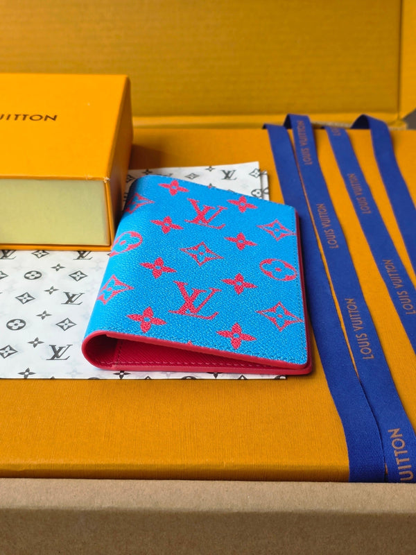 LV M14770 Portapassaporto Monogram Glow Canvas e pelle di mucca blu e rosso