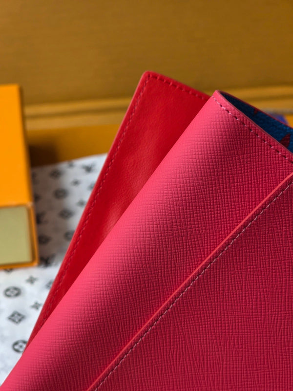 LV M14770 Portapassaporto Monogram Glow Canvas e pelle di mucca blu e rosso