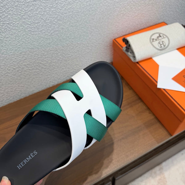 HM 26s Kazimir Sandal In White Calfskin And Emerald Green Fabric