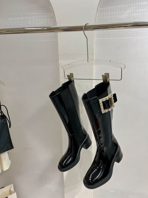 Stivali alti Viv Diamond in pelle di vacchetta nera verniciata 365205