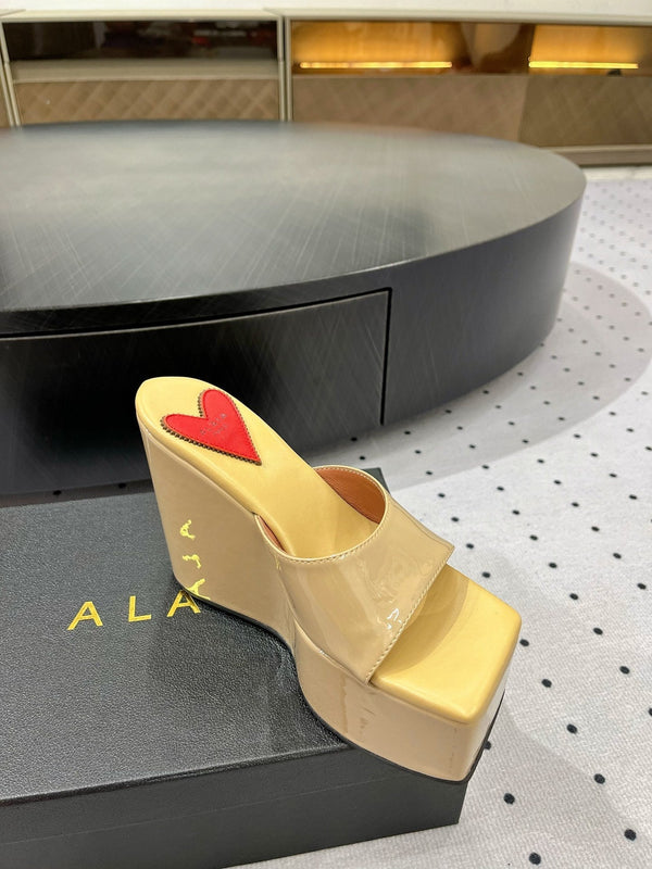 Alaila High Sandal 115mm In Beige Glossy Lambskin 954870