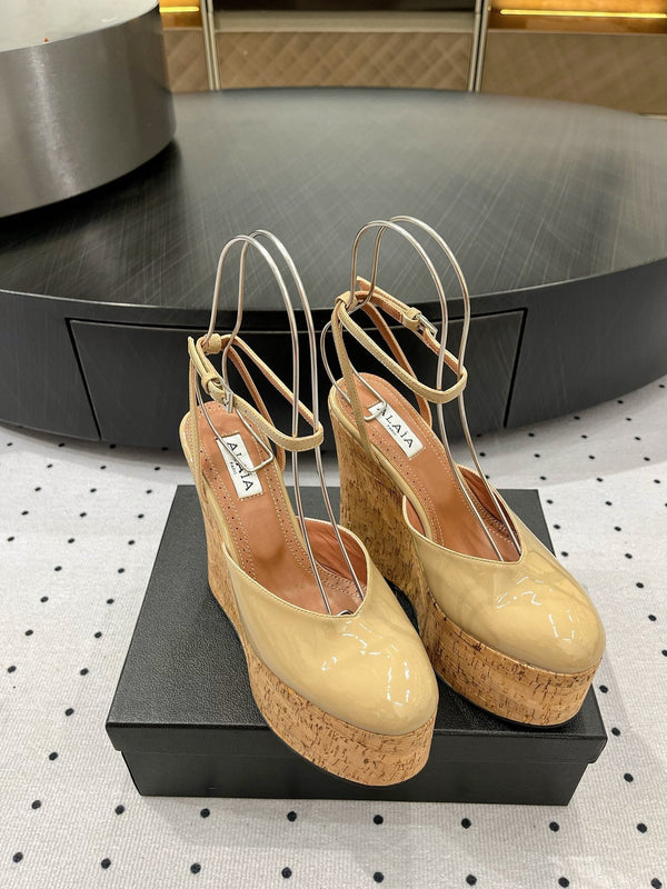 Alaila Wedge Sandals 115mm In Beige Glossy Lambskin 954881