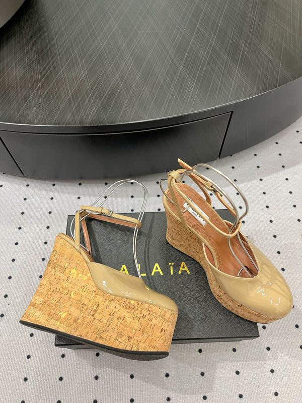 Alaila Wedge Sandals 115mm In Beige Glossy Lambskin 954881