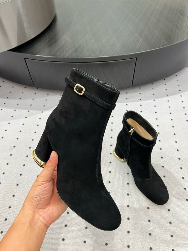 Viv Simple Elegant Boots Black Sheep Suede 365208