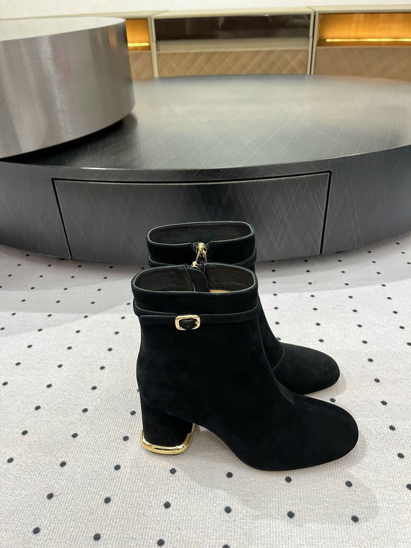 Viv Simple Elegant Boots Black Sheep Suede 365208