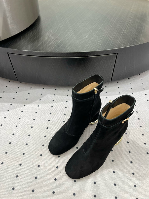 Viv Simple Elegant Boots Black Sheep Suede 365208