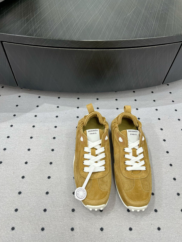 HM Sneaker 10mm In Light Yellow Brown Suede 954742