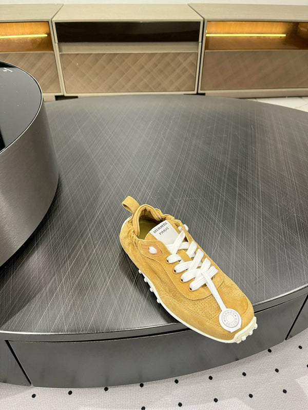 HM Sneaker 10mm In Light Yellow Brown Suede 954742