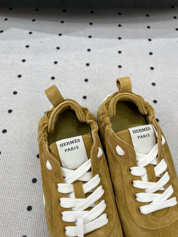 HM Sneaker 10mm In Light Yellow Brown Suede 954742