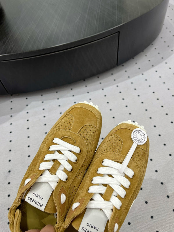 HM Sneaker 10mm In Light Yellow Brown Suede 954742