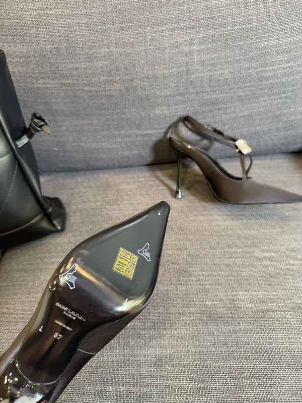 HIGH SANDAL ATTACHED GEM IN BLACK SILK