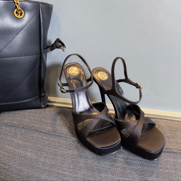 SANDALI CON PLATEAU DEBBIE IN RASO NERO