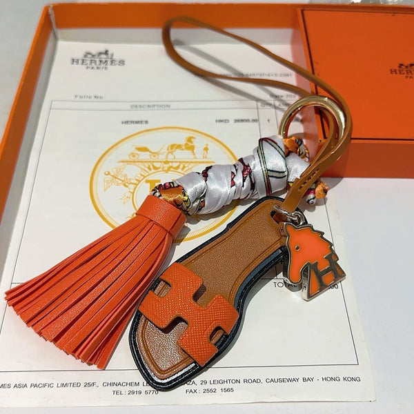 HM Sandale Marron Avec Charm Foulard Twilly Tête De Cheval Orange