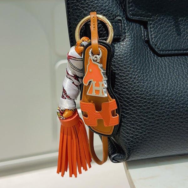 HM Sandale Marron Avec Charm Foulard Twilly Tête De Cheval Orange