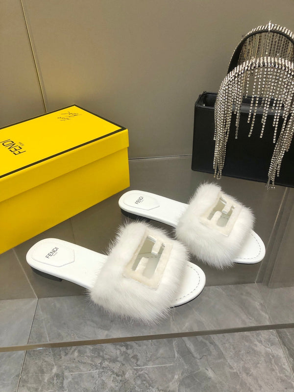 FENDI BAGUETTE MINK SLIDE SLIPPER IN WHITE FUR