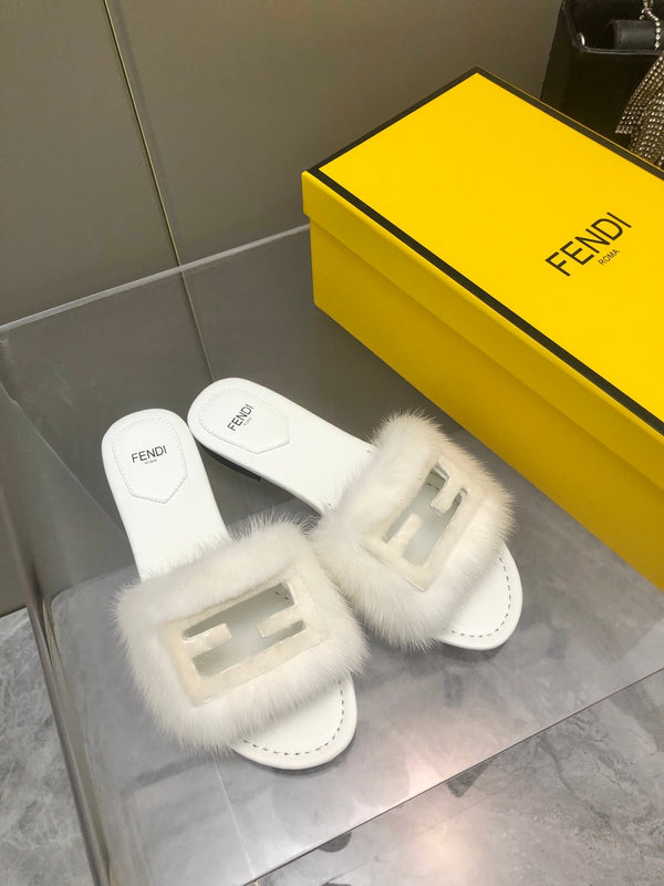 FENDI BAGUETTE MINK SLIDE SLIPPER IN WHITE FUR