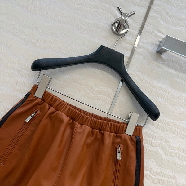 Short en cuir nappa rayé Miu SS26 Brandy Agneau 351107