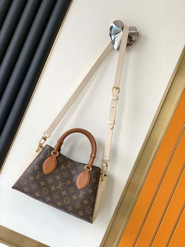 LV Opéra Handbag 26cm Monogram Canvas & Cowhide GHW