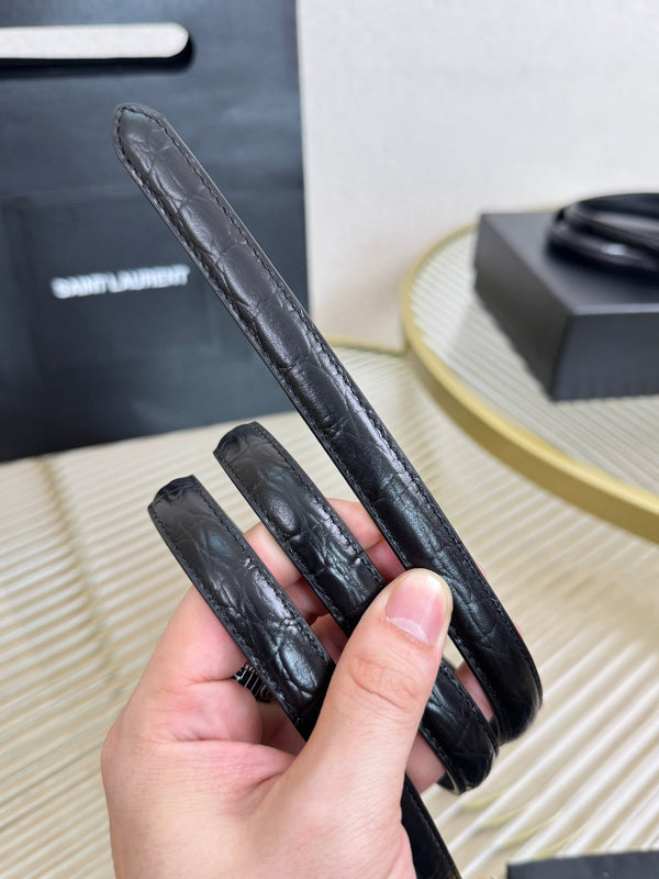 YSL 1.5 Ceinture à Boucle Ovale Argentée Cuir Gaufré Noir 200476