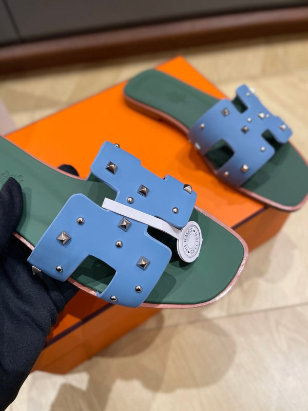 HM 25 Oran sandal Calfskin and Studs 245723