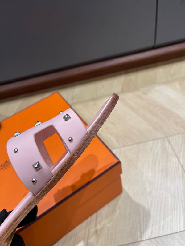 HM 25 Oran sandal Calfskin and Studs 245723