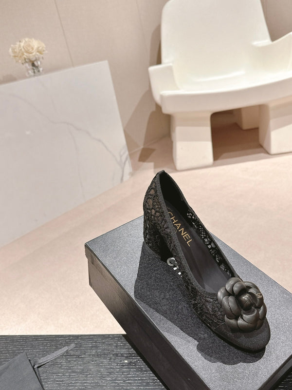 cc pump 60 tessuto di pizzo nero a fiori