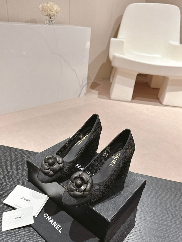 cc pump 60 tessuto di pizzo nero a fiori