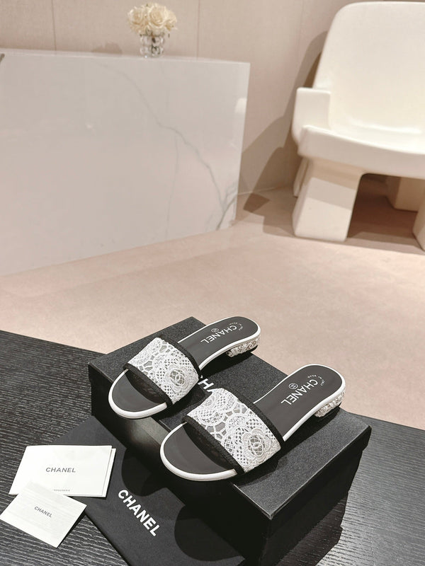 sandalo mulo in pizzo bianco