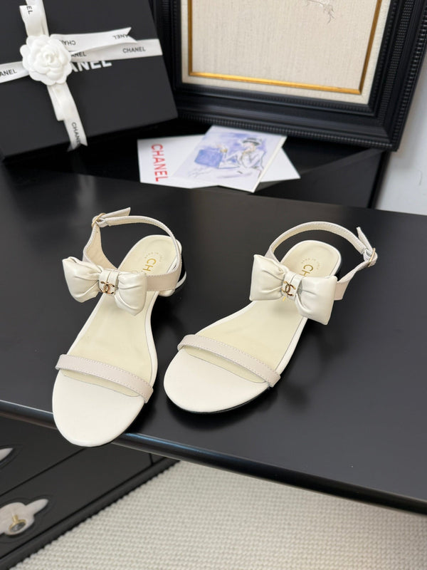 CC 25 Bow Attached Sandals Black Sheepskin 233419