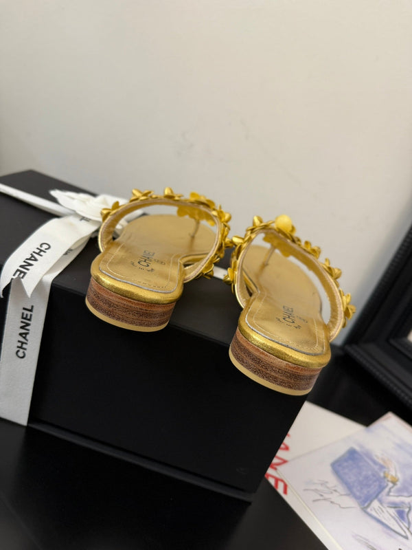 CC 25 Flower Thong Slippers Gold Cowhide 233416